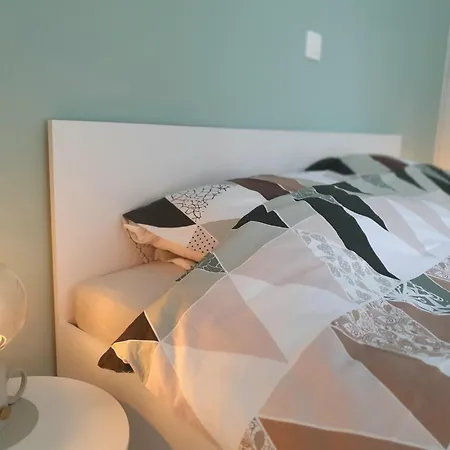 Skaai Five - Newly Renovated 2 Bedrooms * Ostende