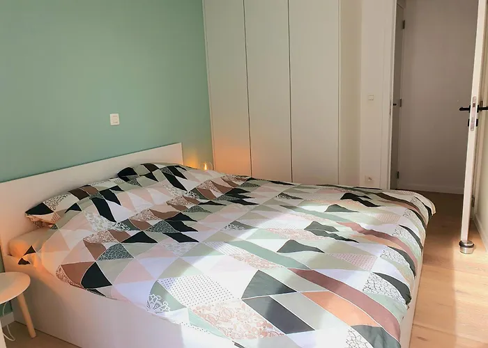 Skaai Five - Newly Renovated 2 Bedrooms Ostend